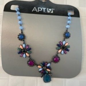 Statement necklace